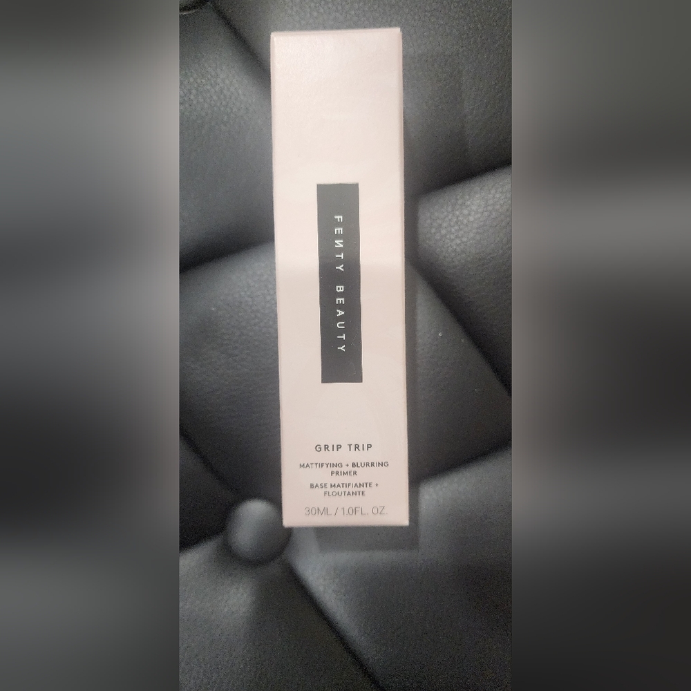 Grip Trip Mattifying + Blurring Primerbrand fenty beauty Condition brand new
